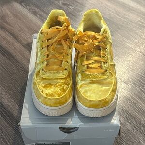Nike Air Force 1 LV8 (GS) - Size 6.5 Y